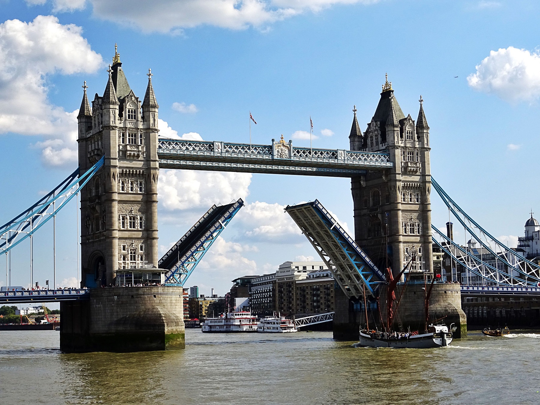 bridge city clouds europe 575362